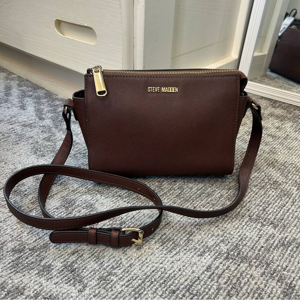 Steve Madden Dark Brown Pecan Blexi Leather Gold Hardware Details Crossbody Bag✨